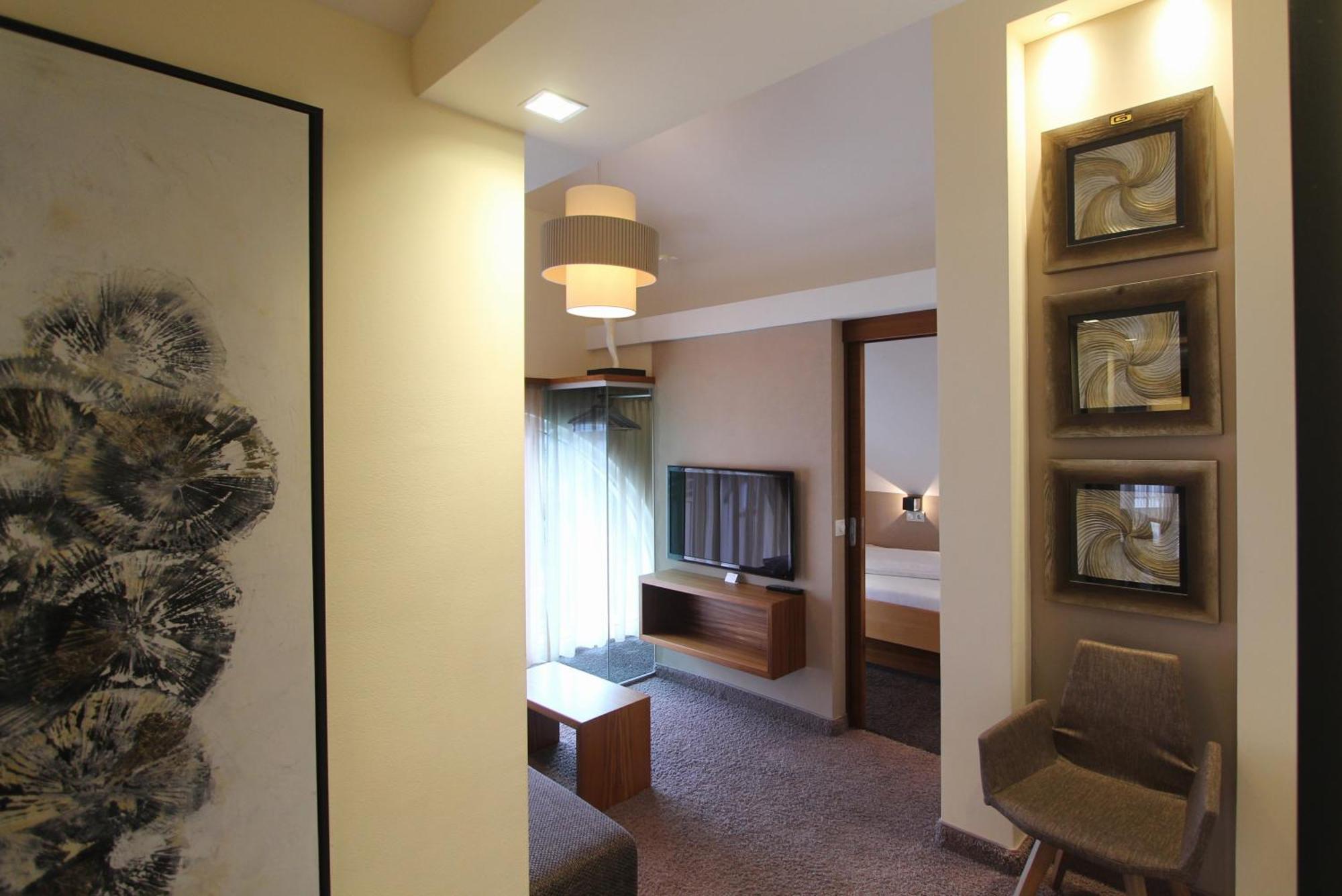 Gruetter Luxury Apartments Ишгль Номер фото